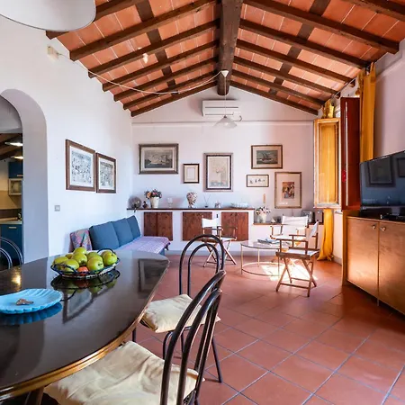 Semesterbostad Fantastica Casa Sul Mare Con Giardino Privato